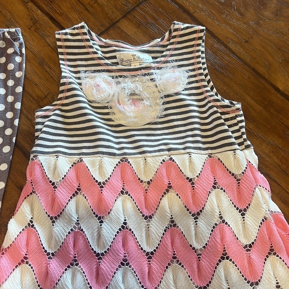 Girls tunic w/flare leggings outfit size 6 - Picture 2 of 4